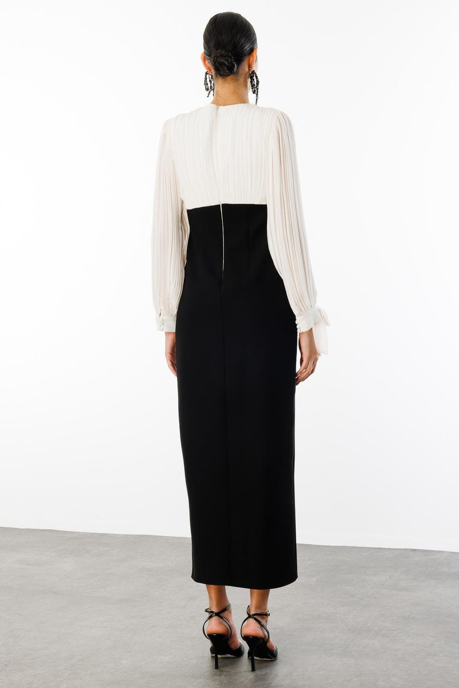 Noira Two-Tone Pleats Midi Dress